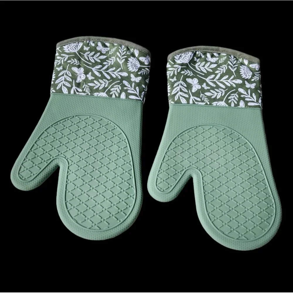 Bakers Choice Set of 2 Premium Cotton and Silicone Oven Mitts Printed Green 13in